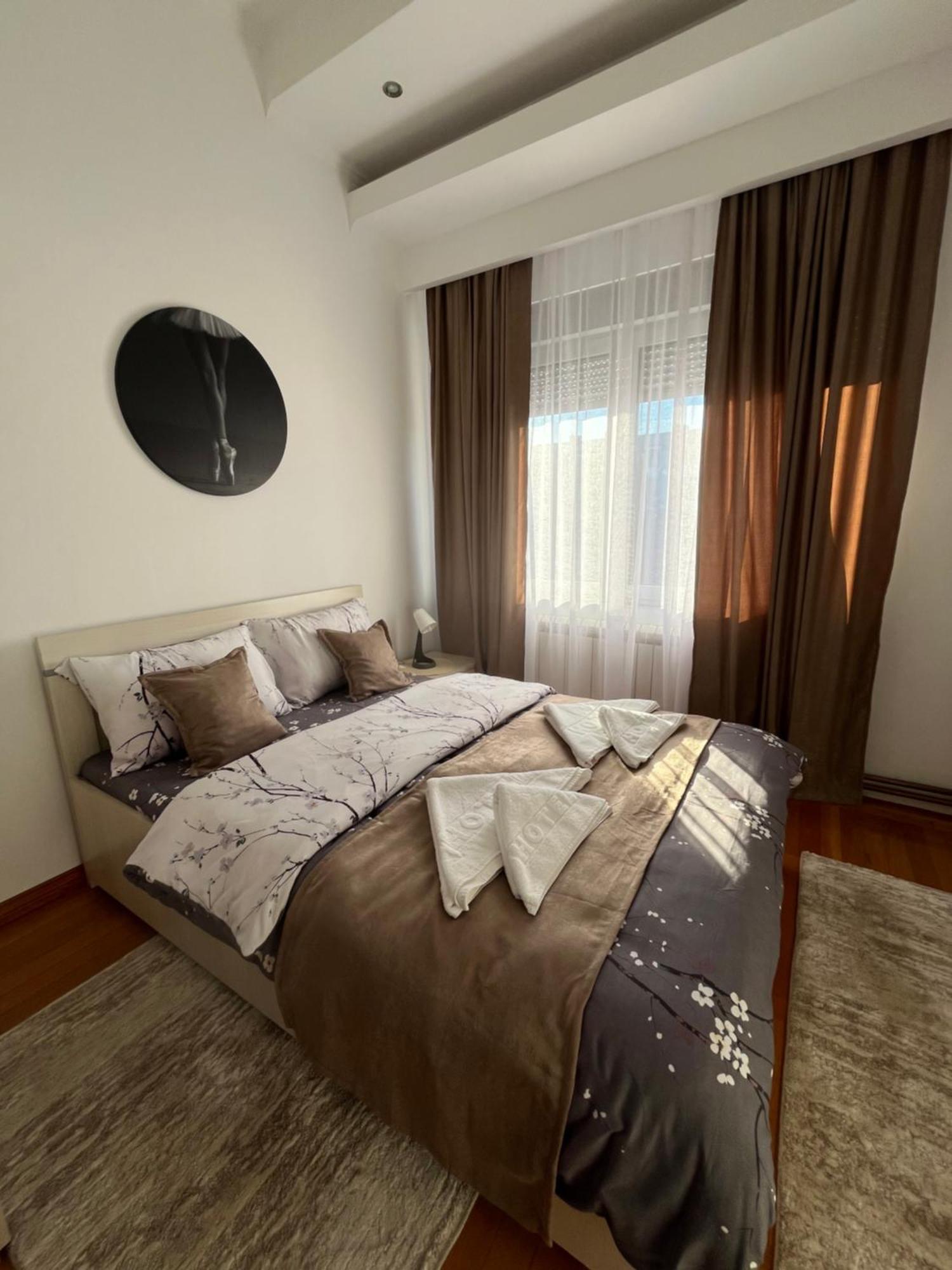 Airport Sky Apartments Lux II Белград Екстериор снимка