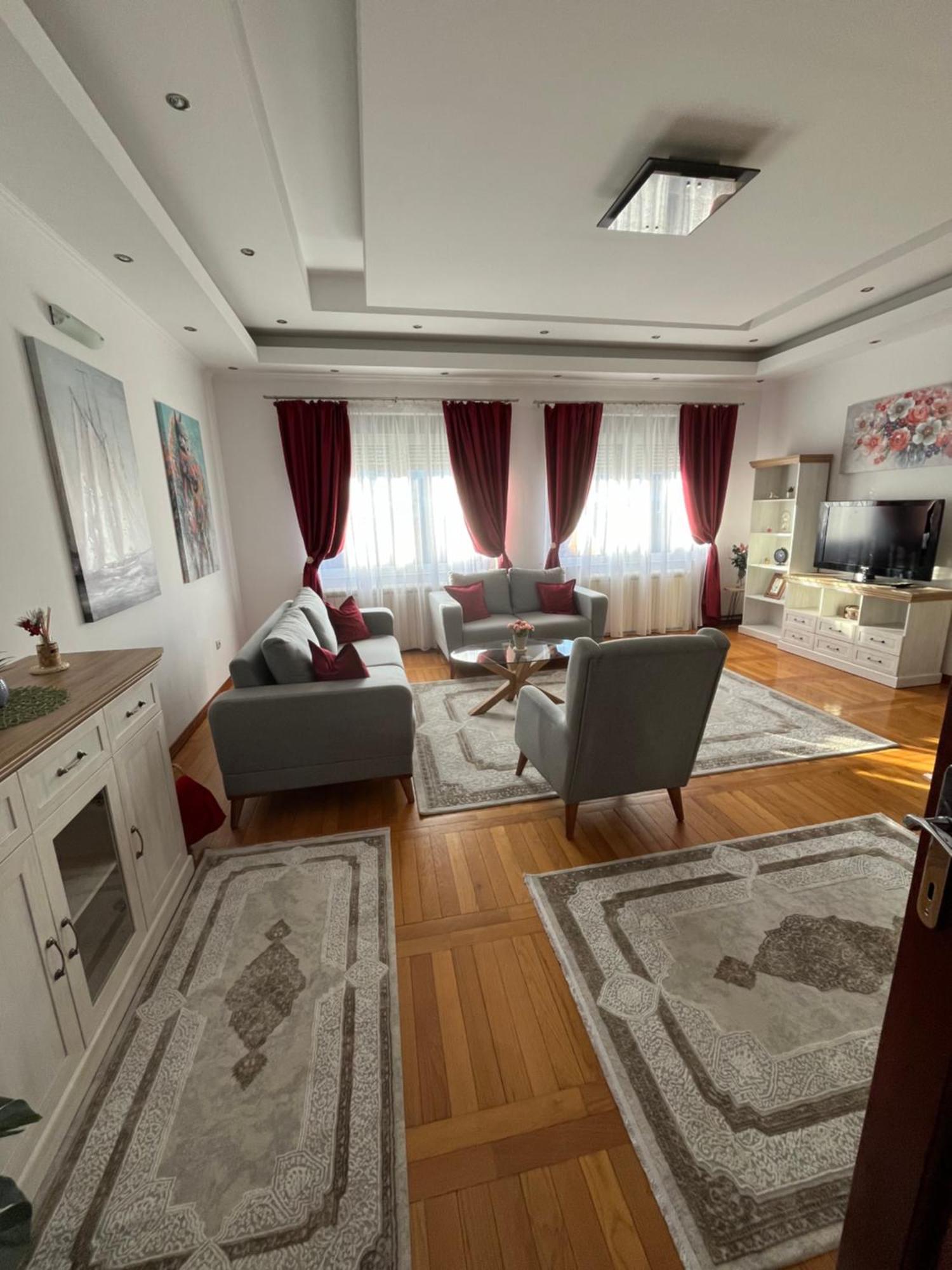 Airport Sky Apartments Lux II Белград Екстериор снимка